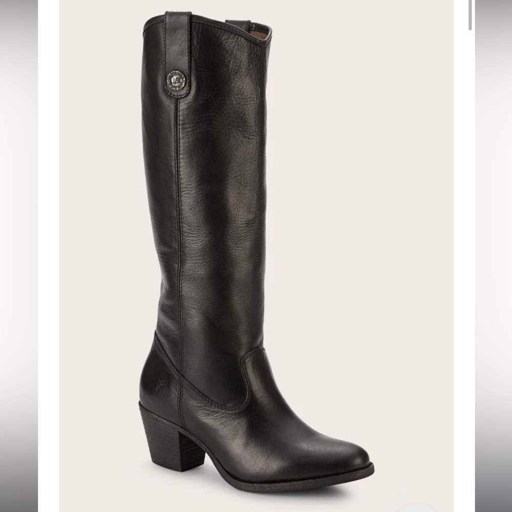 NIB BLACK FRYE JACKIE BUTTON